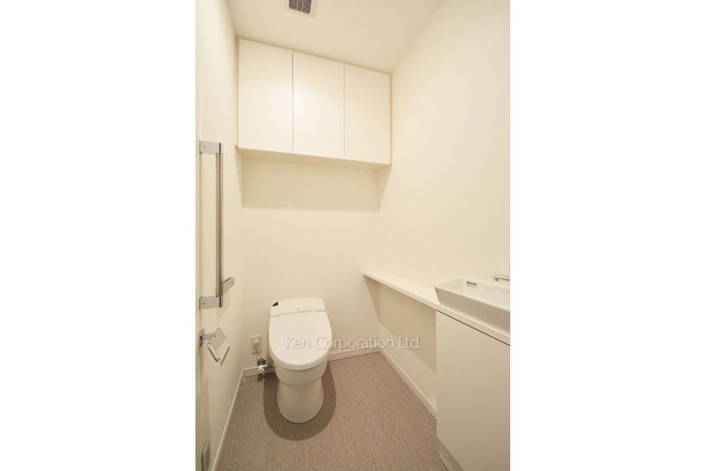 ラ・トゥール新宿ガーデンの写真 トイレ ※37階の同じ間取タイプを撮影。仕様が異なることがあります。