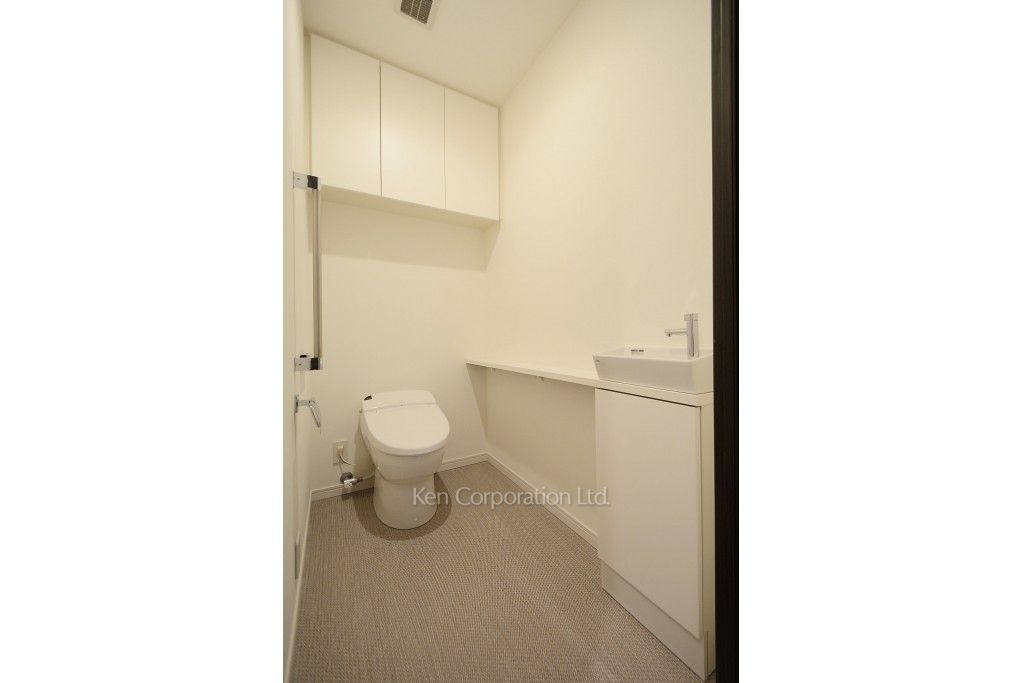 ラ・トゥール新宿ガーデンの写真 トイレ ※37階の同じ間取タイプを撮影。仕様が異なることがあります。