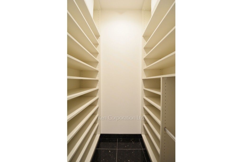 ラ・トゥール新宿ガーデンの写真 シューズインクローゼット ※37階の同じ間取タイプを撮影。仕様が異なることがあります。