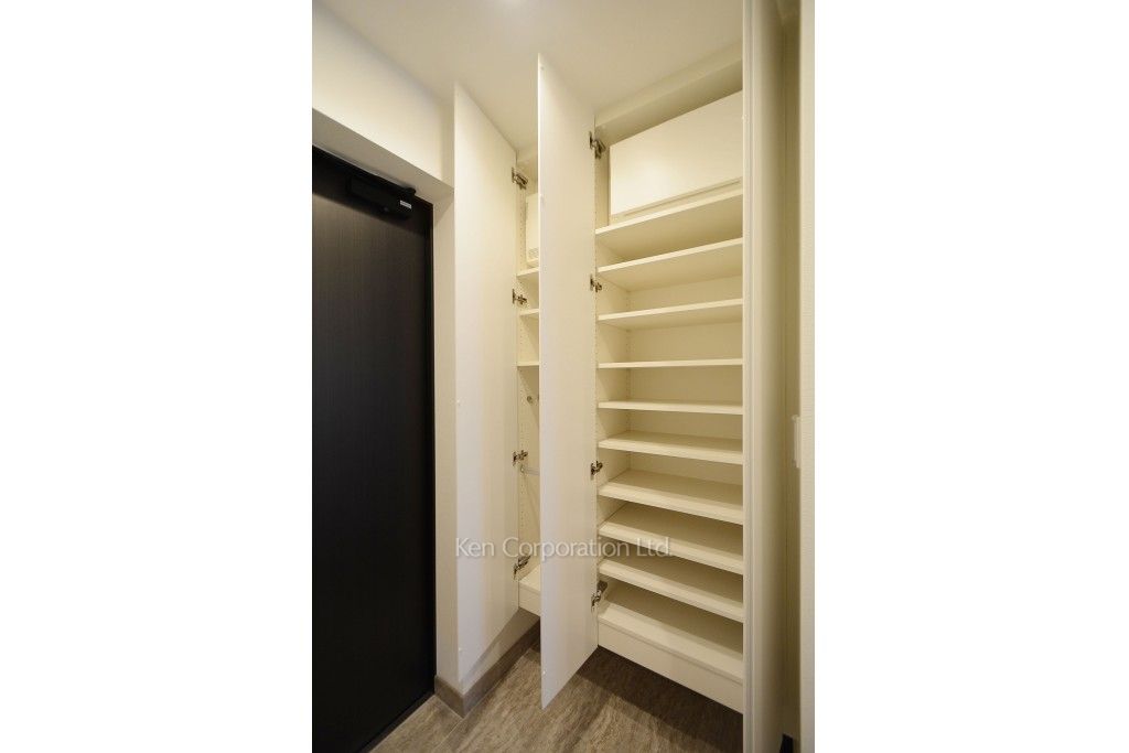 ラ・トゥール新宿ガーデンの写真 シューズクローゼット ※37階の同じ間取タイプを撮影。仕様が異なることがあります。