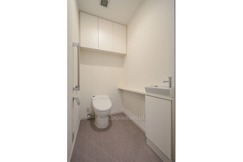 ラ・トゥール新宿ガーデンの写真 トイレ ※37階の同じ間取タイプを撮影。仕様が異なることがあります。