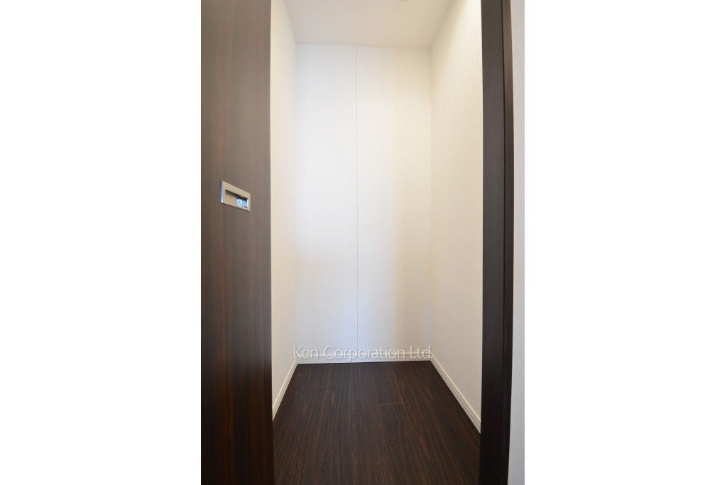 ラ・トゥール新宿ガーデンの写真 ストレージ ※37階の同じ間取タイプを撮影。仕様が異なることがあります。