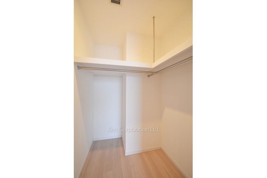 ラ・トゥール新宿ガーデンの写真 ウォークインクローゼット ※37階の同じ間取タイプを撮影。仕様が異なることがあります。