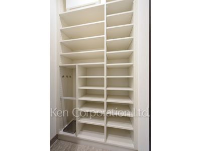 ラ・トゥール新宿ガーデンの写真 シューズインクローゼット ※37階の同じ間取タイプを撮影。仕様が異なることがあります。