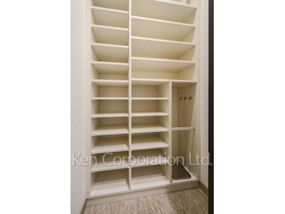 ラ・トゥール新宿ガーデンの写真 シューズインクローゼット ※37階の同じ間取タイプを撮影。仕様が異なることがあります。