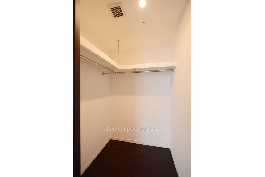 ラ・トゥール新宿ガーデンの写真 ウォークインクローゼット ※35階の同じ間取タイプを撮影。仕様が異なることがあります。