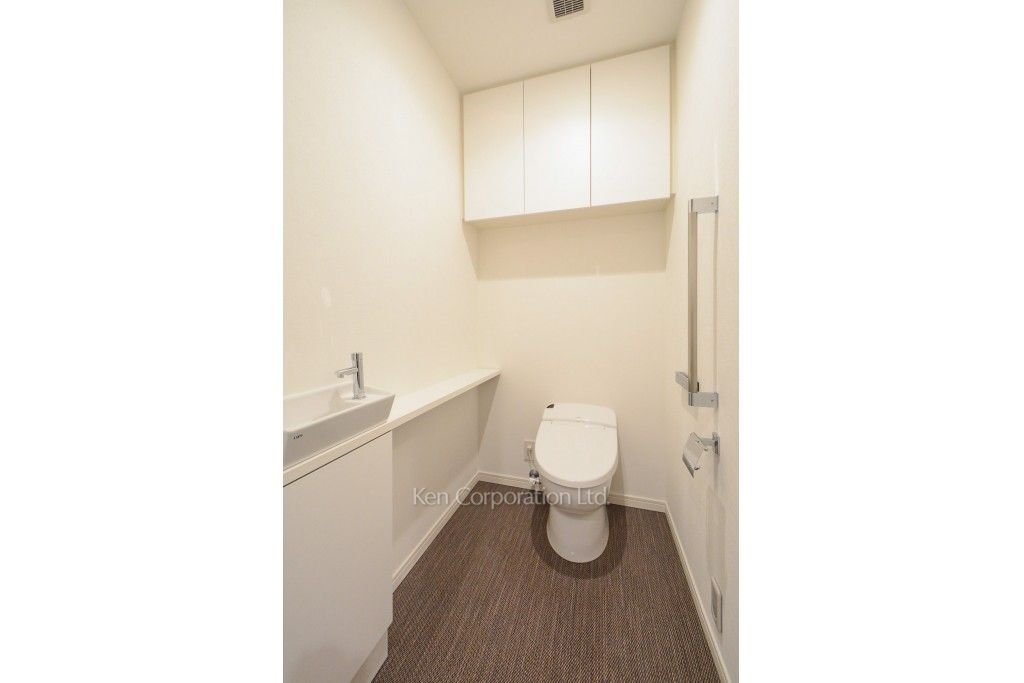 ラ・トゥール新宿ガーデンの写真 トイレ ※37階の同じ間取タイプを撮影。仕様が異なることがあります。