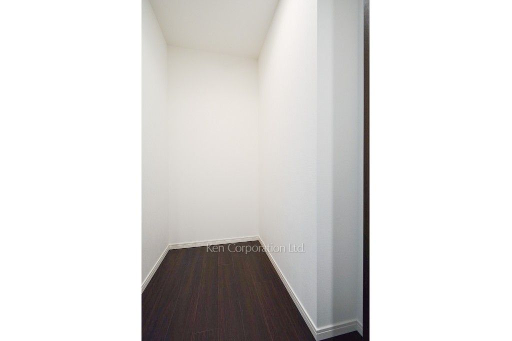 ラ・トゥール新宿ガーデンの写真 ストレージ ※37階の同じ間取タイプを撮影。仕様が異なることがあります。