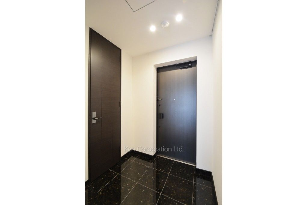 ラ・トゥール新宿ガーデンの写真 玄関 ※37階の同じ間取タイプを撮影。仕様が異なることがあります。