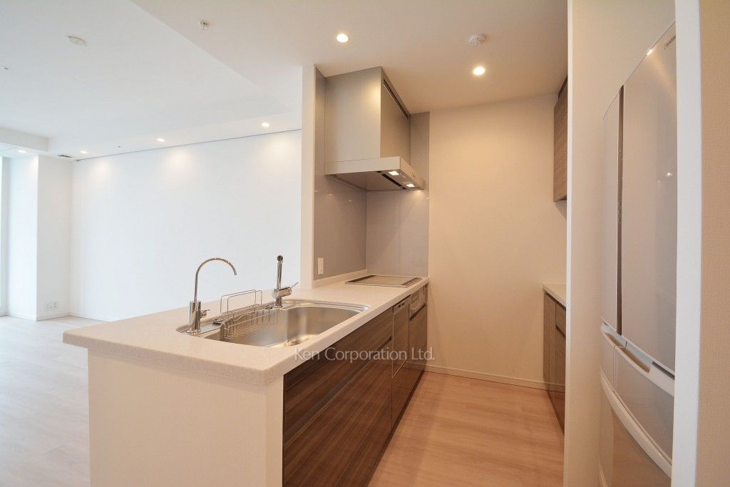 ラ・トゥール新宿ガーデンの写真 キッチン ※37階の同じ間取タイプを撮影。仕様が異なることがあります。