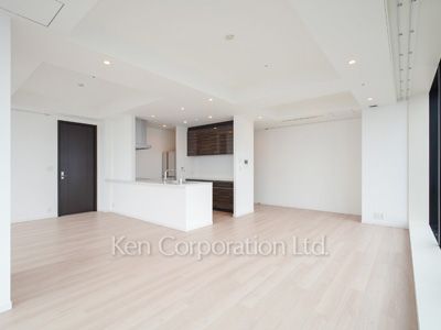 リビングダイニング ※37階の同じ間取タイプを撮影。仕様が異なることがあります。