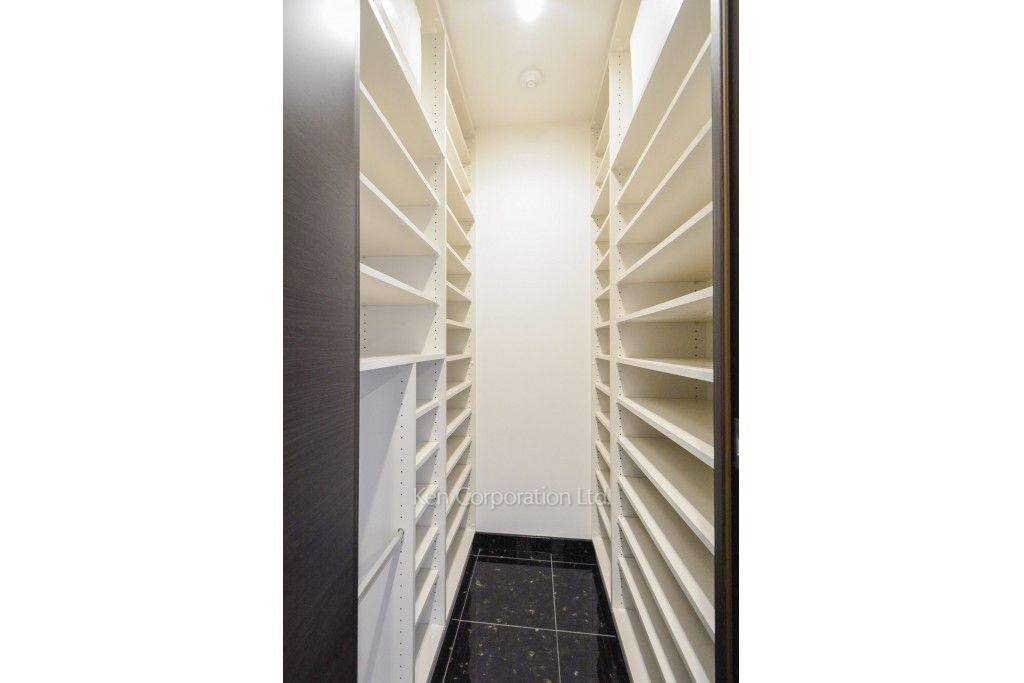 ラ・トゥール新宿ガーデンの写真 シューズインクローゼット ※37階の同じ間取タイプを撮影。仕様が異なることがあります。