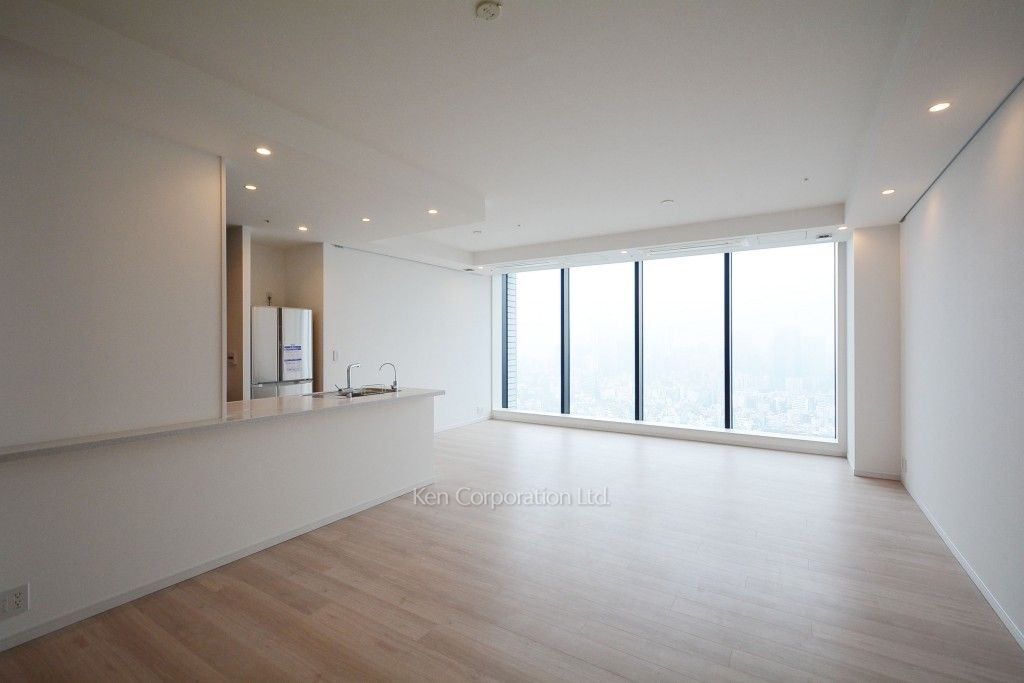 ラ・トゥール新宿ガーデンの写真 リビングダイニング