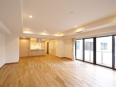 キングホームズ青山の写真 リビングダイニング