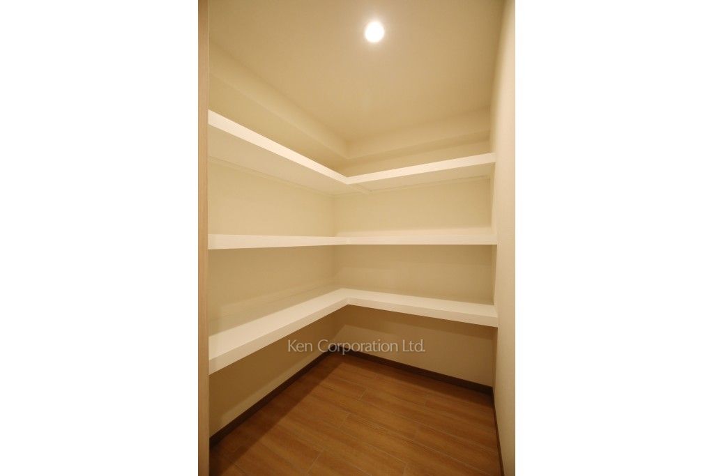 キングホームズ青山の写真 ストレージ