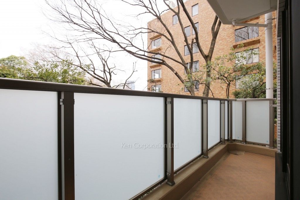 キングホームズ青山の写真 バルコニー