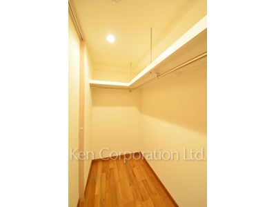 キングホームズ青山の写真 ウォークインクローゼット