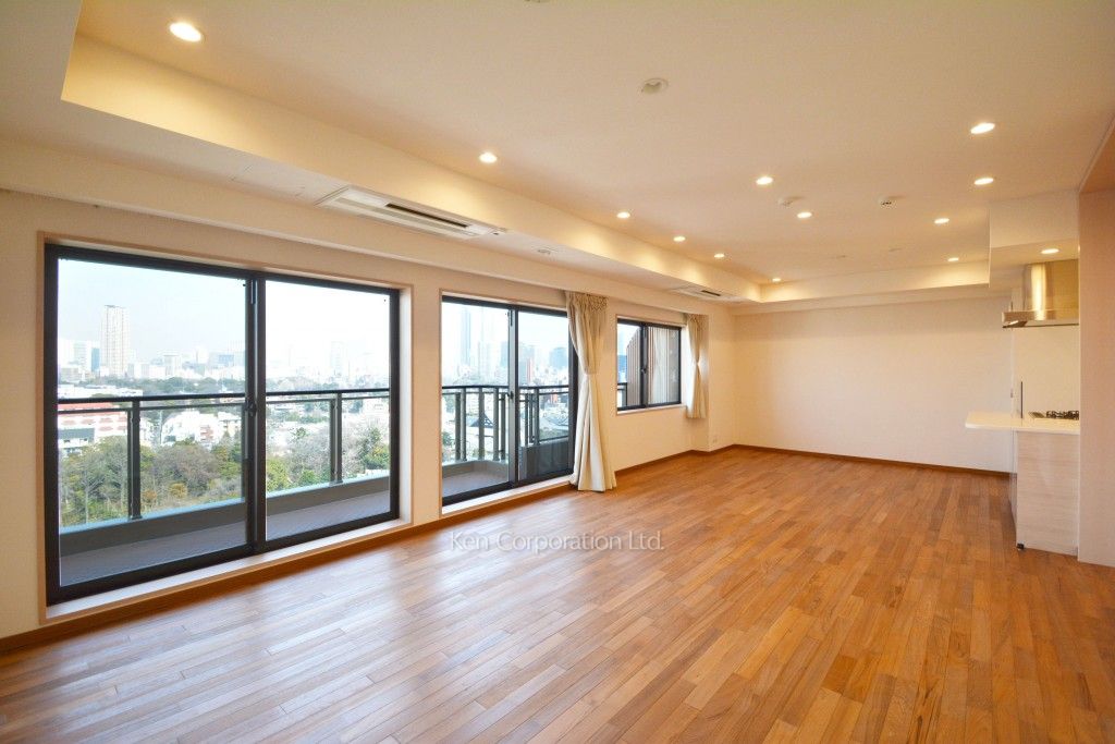 キングホームズ青山の写真 リビングダイニング