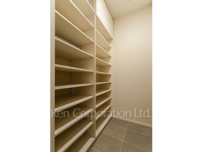 東京ガーデンテラス紀尾井町 紀尾井レジデンスの写真 シューズインクローゼット