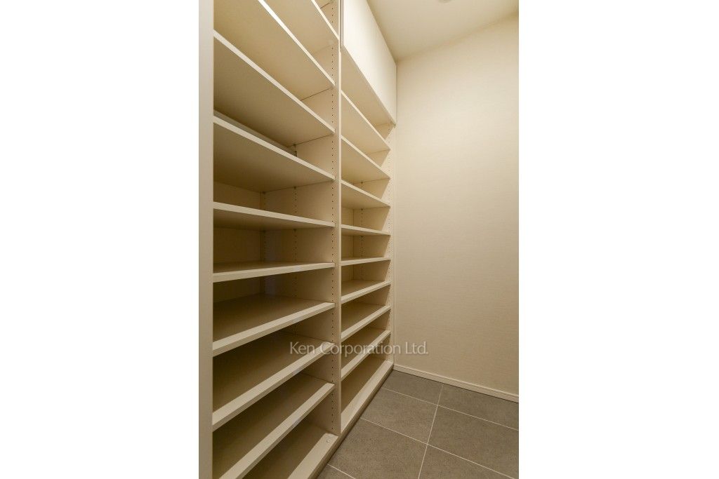 東京ガーデンテラス紀尾井町 紀尾井レジデンスの写真 シューズインクローゼット