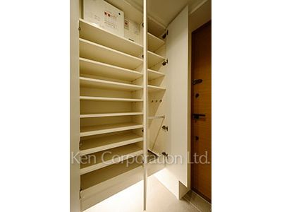 東京ガーデンテラス紀尾井町 紀尾井レジデンスの写真 シューズクローゼット