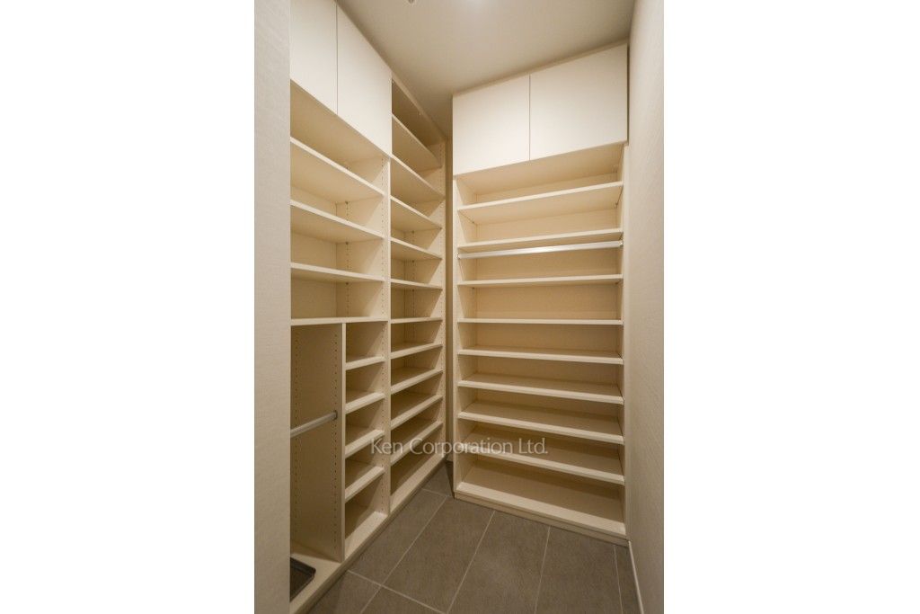 東京ガーデンテラス紀尾井町 紀尾井レジデンスの写真 シューズインクローゼット