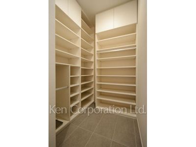 東京ガーデンテラス紀尾井町 紀尾井レジデンスの写真 シューズインクローゼット