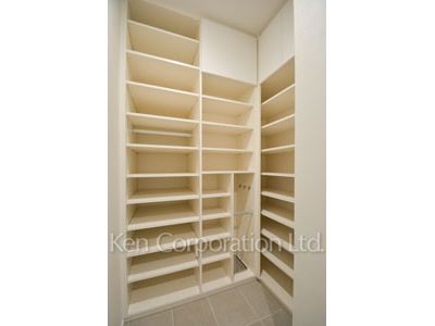 東京ガーデンテラス紀尾井町 紀尾井レジデンスの写真 シューズインクローゼット