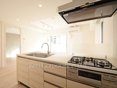 レジディア目黒Ⅳの写真 キッチン ※6階の同じ間取タイプを撮影。仕様が異なることがあります。