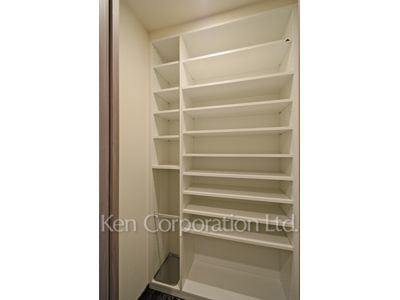 パークアクシスプレミア南青山の写真 シューズインクローゼット