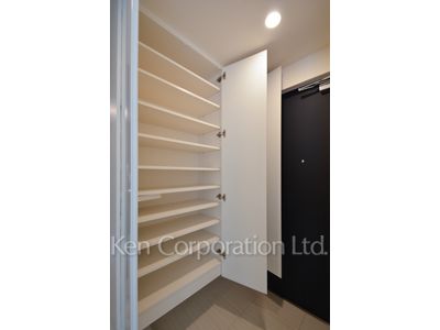 DEUX TOURS CANAL&SPAの写真 シューズクローゼット