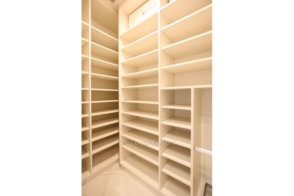 六本木グランドタワーレジデンスの写真 シューズインクローゼット