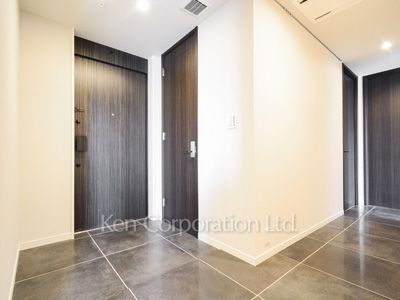 玄関 ※18階の同じ間取タイプを撮影。仕様が異なることがあります。