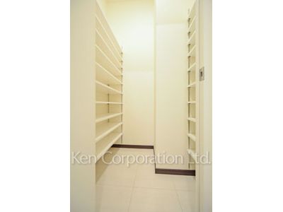 グランパレス東京八重洲アベニューの写真 シューズインクローゼット