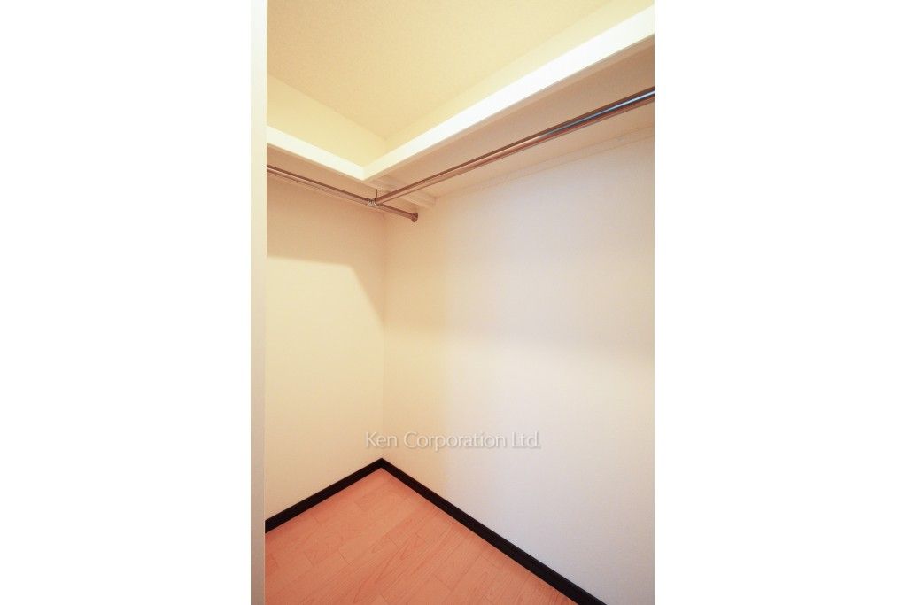 グランパレス東京八重洲アベニューの写真 ウォークインクローゼット ※9階の同じ間取タイプを撮影。仕様が異なることがあります。