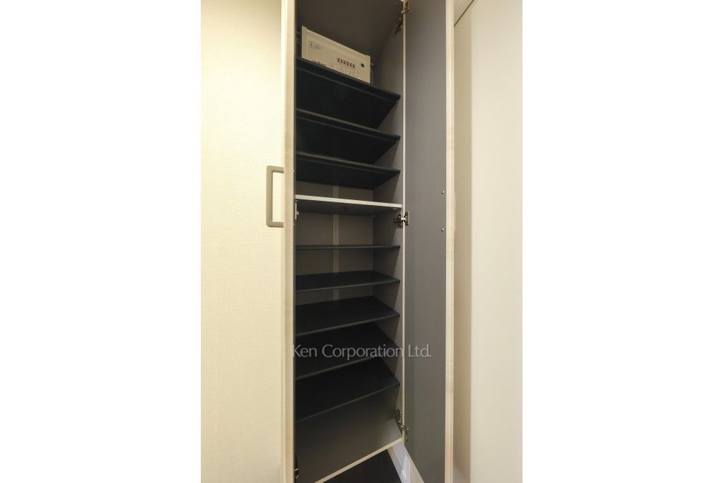 リバーシティ21イーストタワーズの写真 シューズクローゼット ※7階の同じ間取タイプを撮影。仕様が異なることがあります。