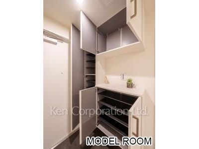 リバーシティ21イーストタワーズの写真 シューズクローゼット　クローゼット　※MODEL ROOM