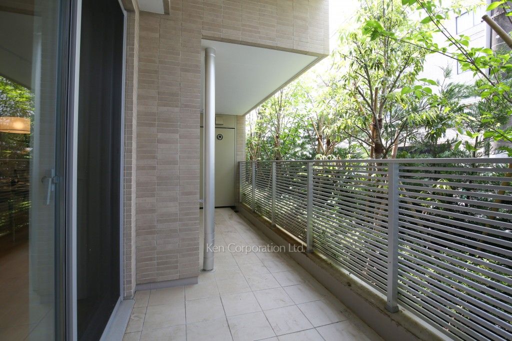 西麻布レジデンスの写真 バルコニー