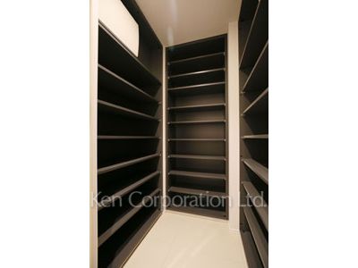 西麻布レジデンスの写真 シューズインクローゼット