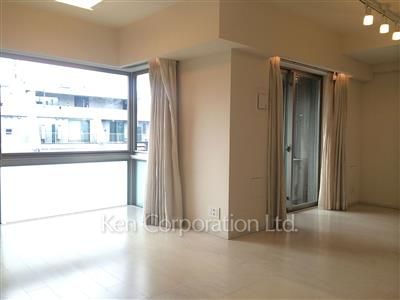 ザ・パークハウス上目黒ピアースの写真 リビングダイニング