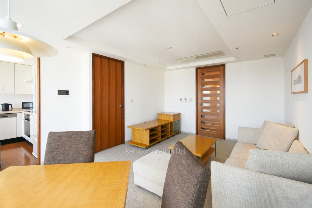 プルデンシャルタワーレジデンスの写真 居室（LDなど）　※家具相談 ※26階の同じ間取タイプを撮影。仕様が異なることがあります。