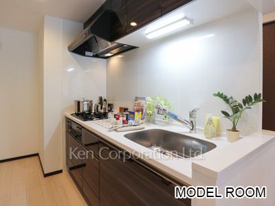 キッチン※MODEL ROOM ※10階の同じ間取タイプを撮影。仕様が異なることがあります。