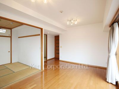 コスモ広尾の写真 リビングダイニング