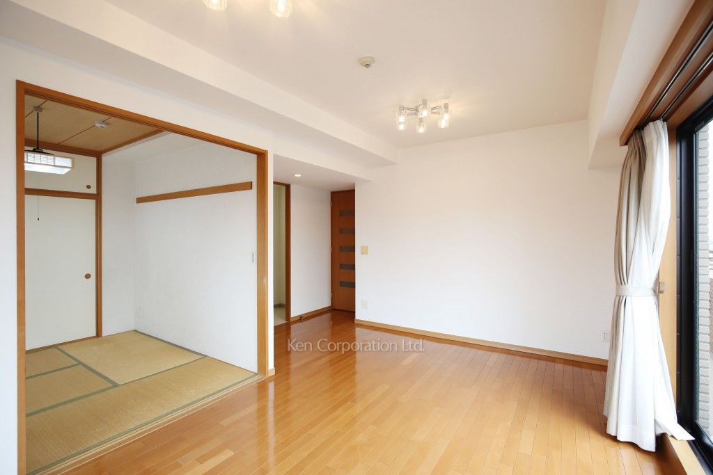 コスモ広尾の写真 リビングダイニング