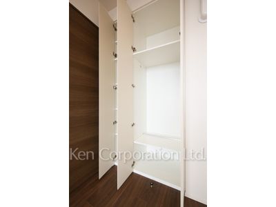 目黒第一マンションズの写真 クローゼット ※12階の同じ間取タイプを撮影。仕様が異なることがあります。