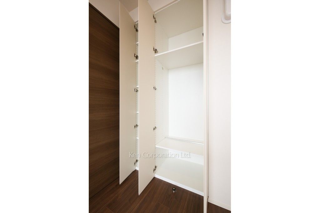 目黒第一マンションズの写真 クローゼット ※12階の同じ間取タイプを撮影。仕様が異なることがあります。