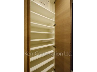 目黒第一マンションズの写真 シューズクローゼット ※12階の同じ間取タイプを撮影。仕様が異なることがあります。