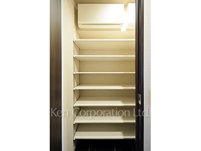 ザ・パークハウス西新宿タワー60の写真 シューズインクローゼット