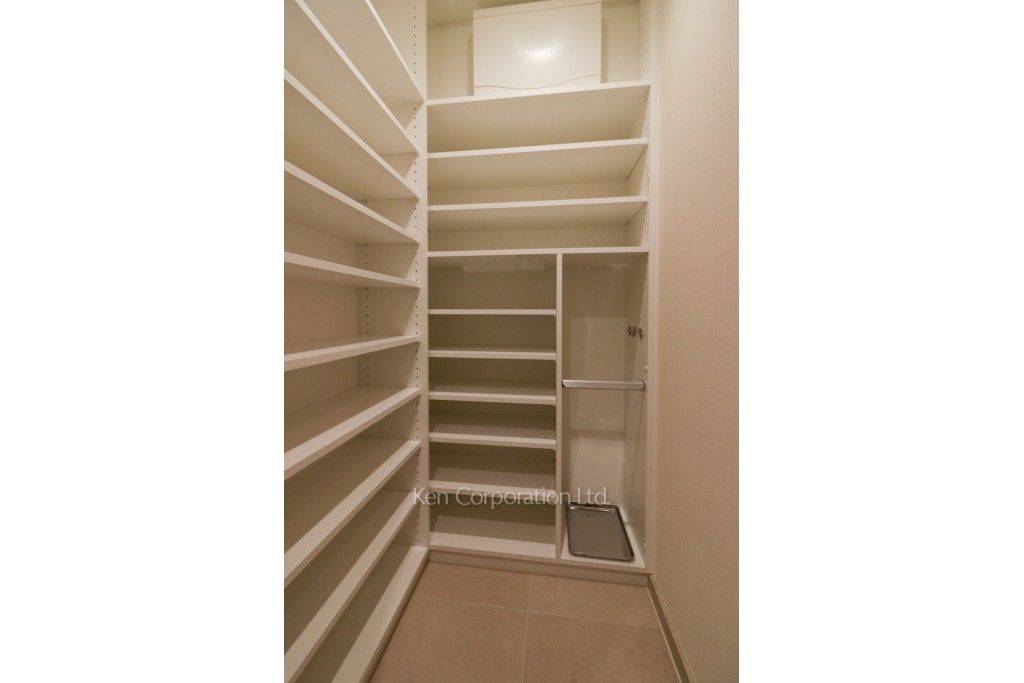 Brillia Towers 目黒 ノースレジデンスの写真 シューズインクローゼット