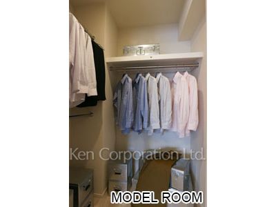 パークアクシスプレミア表参道の写真 ウォークインクローゼット※MODEL ROOM ※4階の同じ間取タイプを撮影。仕様が異なることがあります。